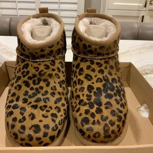 UGG  ULTRA MINI LEOPARD BOOTS